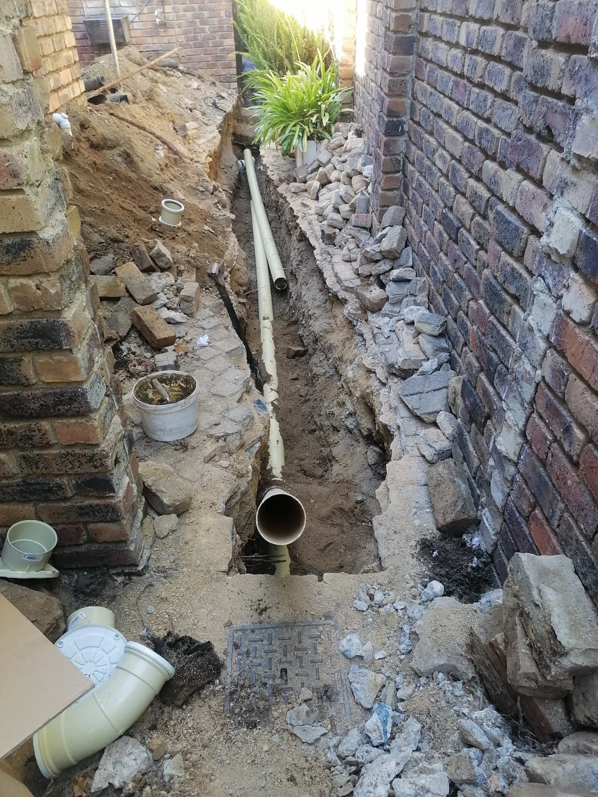 Can a 24/7 plumber handle sewer line repairs?
