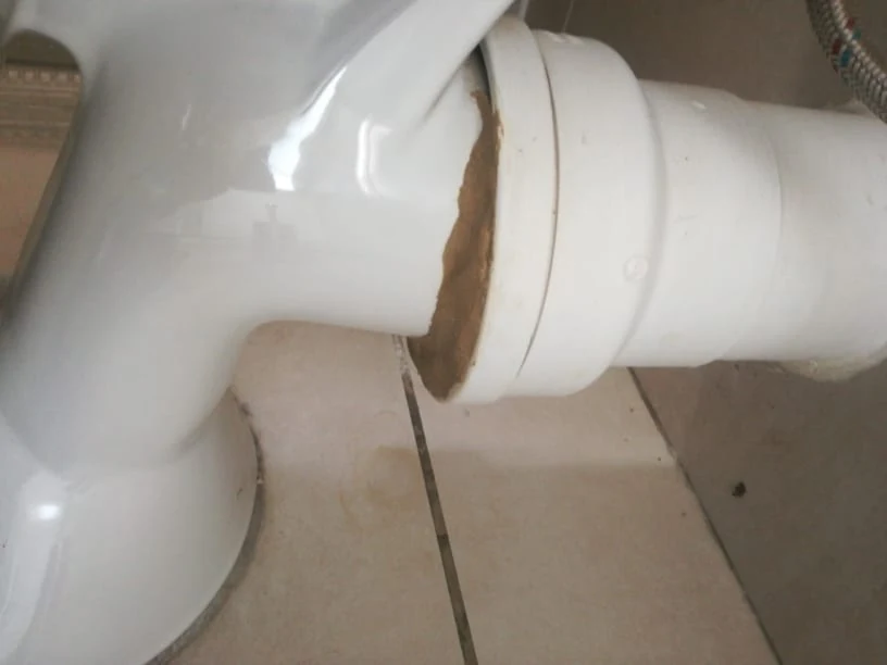 Is sewage smell an emergency?