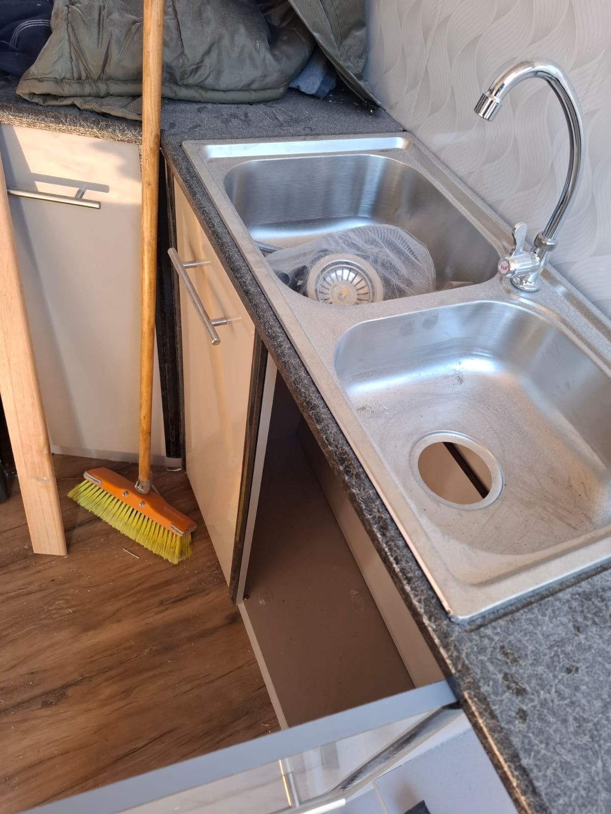 Cape Farms plumber in Cape Town Cape Farms plumber working in Cape Town, Western Cape