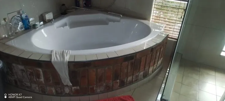 Surrey Estate plumber in Cape Town Surrey Estate plumber working in Cape Town, Western Cape